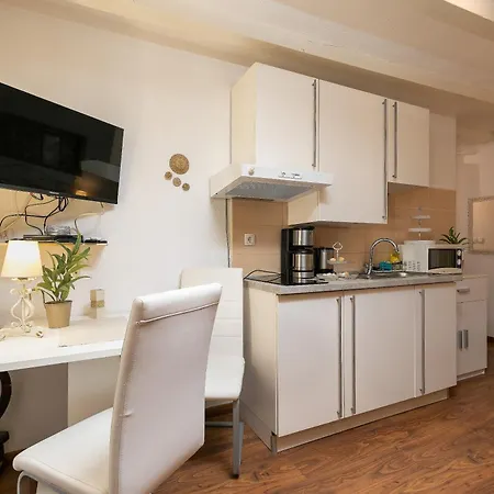 Duplex Camelia In Charming Old Town Appartement