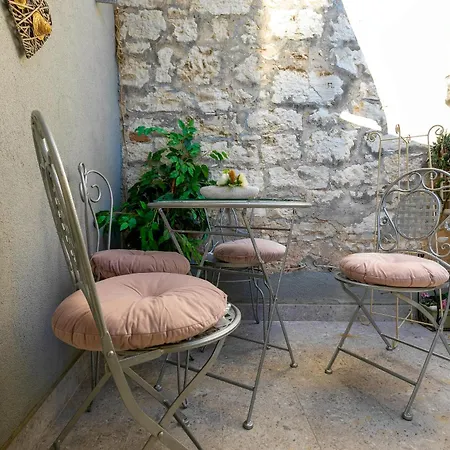 Appartamento Duplex Camelia In Charming Old Town *