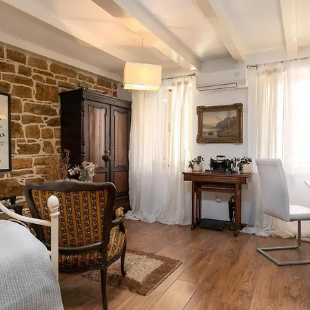 Duplex Camelia In Charming Old Town Appartamento Rovigno