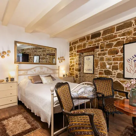 Duplex Camelia In Charming Old Town Apartamento