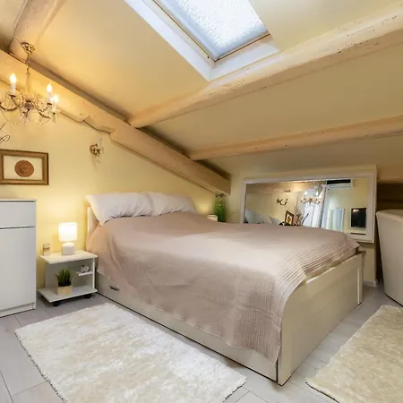 Duplex Camelia In Charming Old Town Rovinj