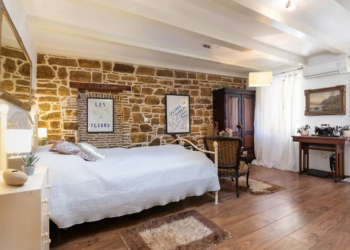 Duplex Camelia In Charming Old Town Rovinj