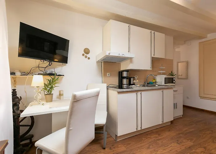 Duplex Camelia In Charming Old Town Διαμέρισμα