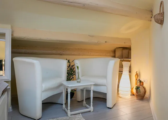 Duplex Camelia In Charming Old Town Ρόβινι