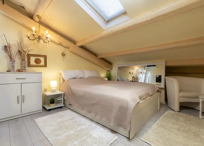 Duplex Camelia In Charming Old Town Rovinj