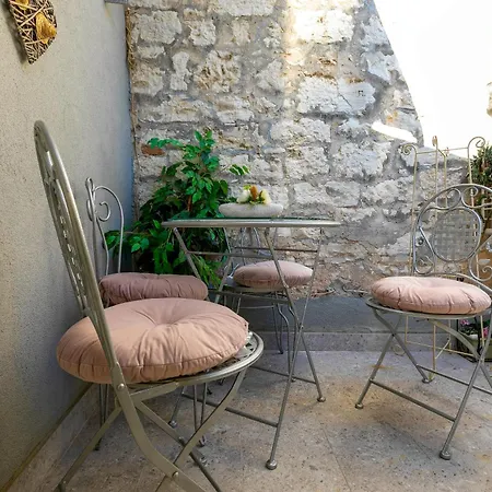 Daire Duplex Camelia In Charming Old Town *