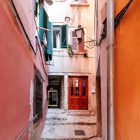 Duplex Camelia In Charming Old Town * Rovinj