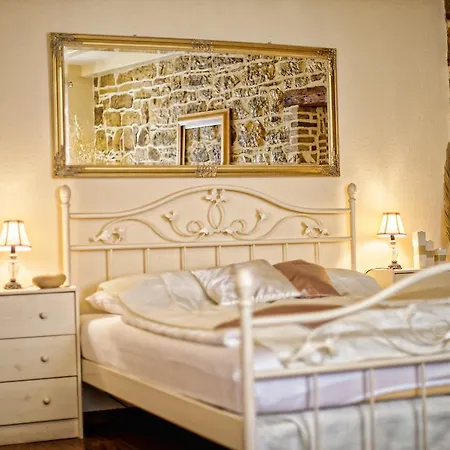 Apartment Duplex Camelia In Charming Old Town