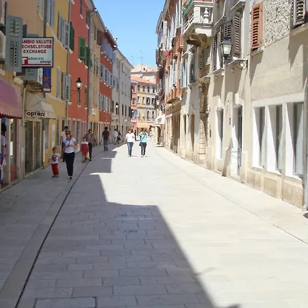 아파트 Duplex Camelia In Charming Old Town